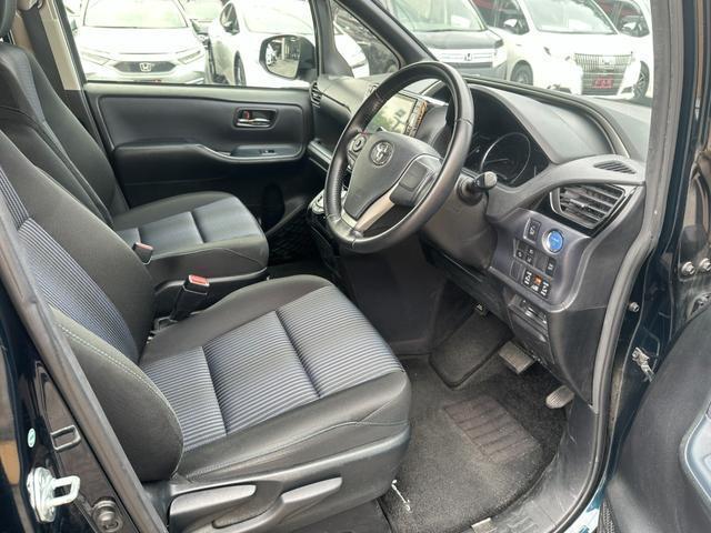 Ref:AUX-24827931 TOYOTA VOXY 2016 12 Ref:AUX-24827931 TOYOTA VOXY 2016 - Image 12