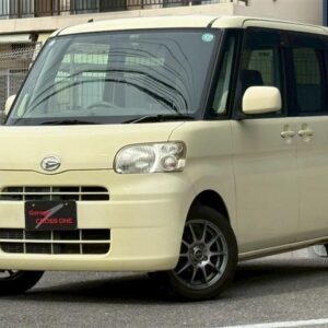 2011 Daihatsu Tanto yellow gasoline used car Japan export