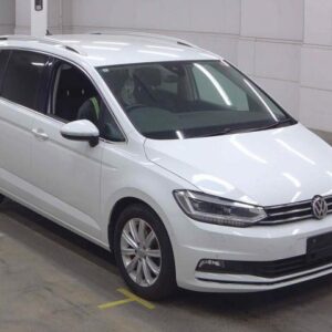 2019 Volkswagen Golf Touran white gasoline used car Japan export
