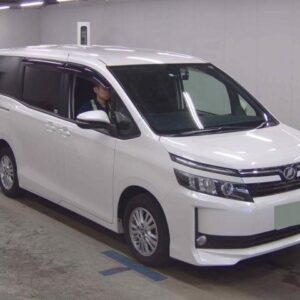 2015 Toyota Voxy pearl gasoline used car Japan export