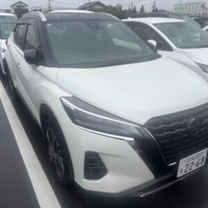 2023 Nissan Kicks pearl hybrid used car Japan export