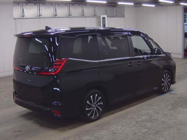 Ref:AUX-24834279 TOYOTA NOAH 2023 5 Ref:AUX-24834279 TOYOTA NOAH 2023 - Image 5
