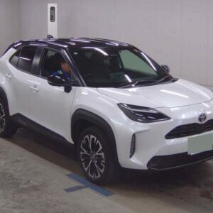 2024 Toyota Yaris Cross pearl gasoline used car Japan export