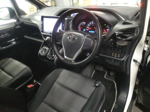 Ref:AUX-24850140 TOYOTA VOXY 2019 3 Ref:AUX-24850140 TOYOTA VOXY 2019 - Image 3