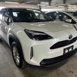 2021 Toyota Yaris Cross pearl hybrid used car Japan export