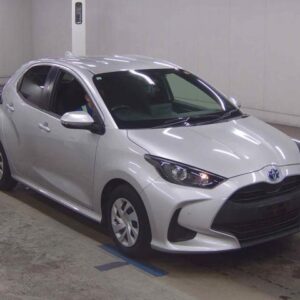 2021 Toyota Yaris silver gasoline used car Japan export