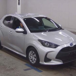 2022 Toyota Yaris silver gasoline used car Japan export