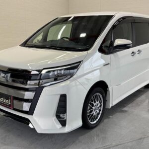 2018 Toyota Noah pearl hybrid used car Japan export