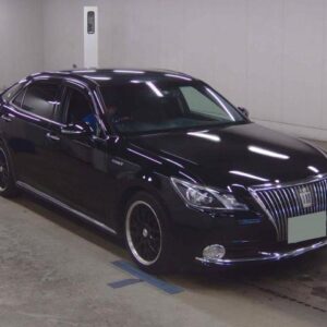 2014 Toyota Crown Majesta black gasoline used car Japan export