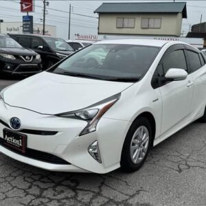 2018 Toyota Prius pearl hybrid used car Japan export