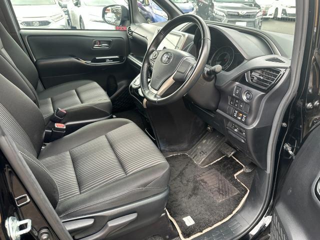 Ref:AUX-24868904 TOYOTA VOXY 2019 12 Ref:AUX-24868904 TOYOTA VOXY 2019 - Image 12