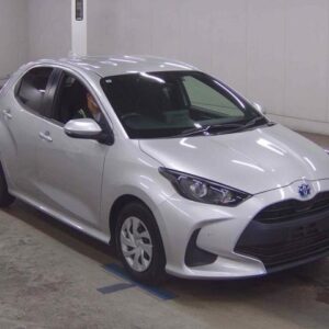 2021 Toyota Yaris silver gasoline used car Japan export