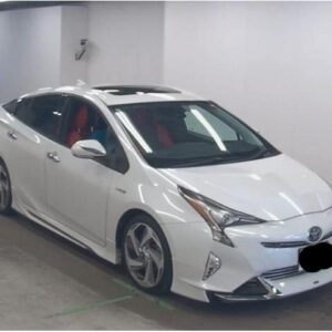 2018 Toyota Prius pearl gasoline used car Japan export