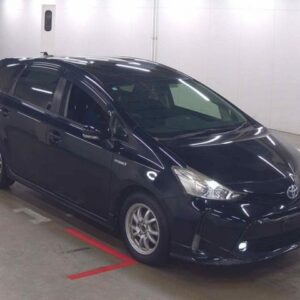 2014 Toyota Prius Alpha black gasoline used car Japan export