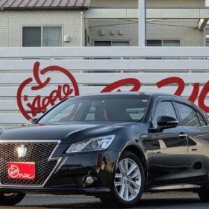 2014 Toyota Crown Hybrid black hybrid used car Japan export