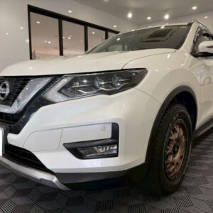 2017 Nissan X-Trail pearl gasoline used car Japan export