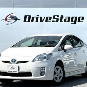 2011 Toyota Prius pearl hybrid used car Japan export