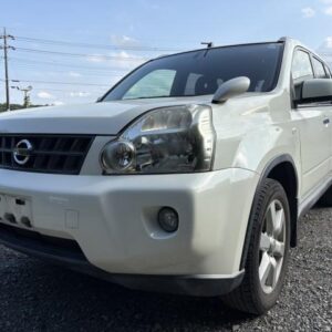2010 Nissan X-Trail pearl gasoline used car Japan export