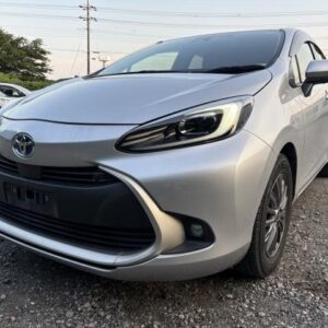 2021 Toyota Aqua silver gasoline used car Japan export