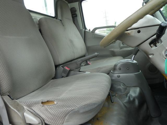Ref:AUX-24897621 HINO DUTRO 2005 13 Ref:AUX-24897621 HINO DUTRO 2005 - Image 13