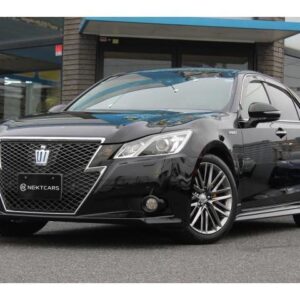 2013 Toyota Crown Hybrid black gasoline used car Japan export