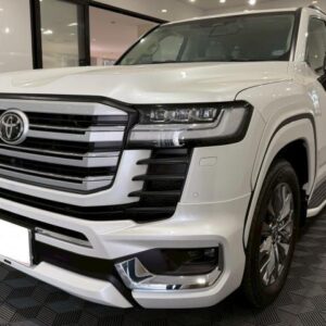 2025 Toyota Land Cruiser pearl gasoline used car Japan export