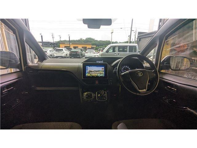 Ref:AUX-24912887 TOYOTA VOXY 2017 2 Ref:AUX-24912887 TOYOTA VOXY 2017 - Image 2