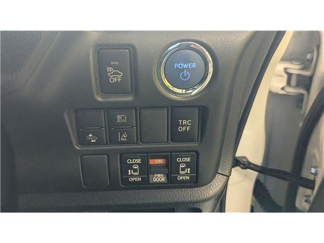 Ref:AUX-24912887 TOYOTA VOXY 2017 15 Ref:AUX-24912887 TOYOTA VOXY 2017 - Image 15