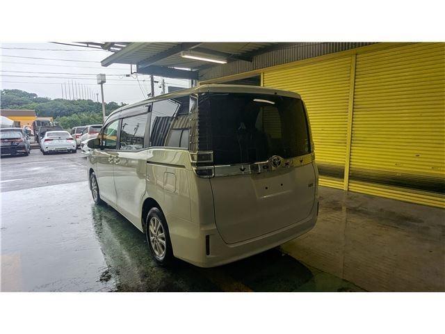 Ref:AUX-24912887 TOYOTA VOXY 2017 4 Ref:AUX-24912887 TOYOTA VOXY 2017 - Image 4
