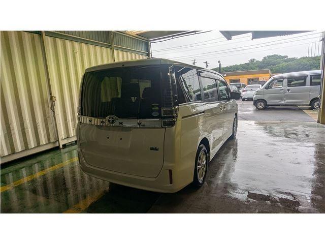 Ref:AUX-24912887 TOYOTA VOXY 2017 6 Ref:AUX-24912887 TOYOTA VOXY 2017 - Image 6