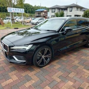 2020 Volvo V60 black hybrid used car Japan export