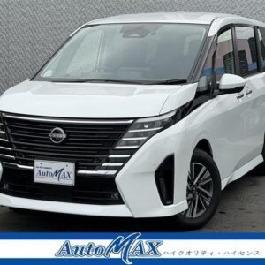 2025 Nissan Serena pearl gasoline used car Japan export
