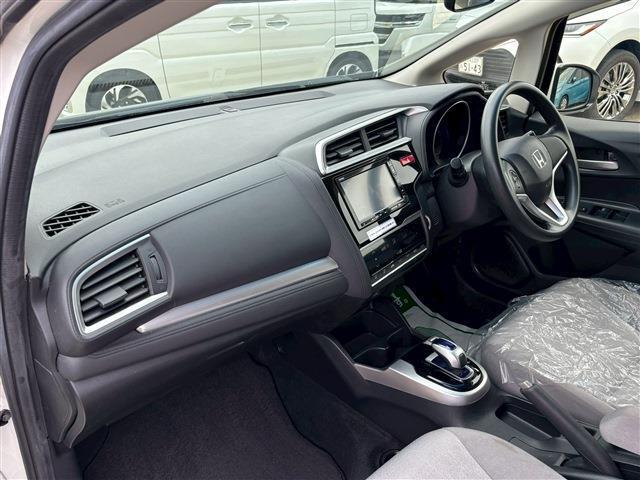 Ref:AUX-24947080 HONDA FIT HYBRID 2017 4 Ref:AUX-24947080 HONDA FIT HYBRID 2017 - Image 4