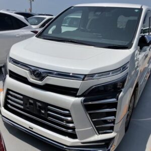 2019 Toyota Voxy pearl gasoline used car Japan export