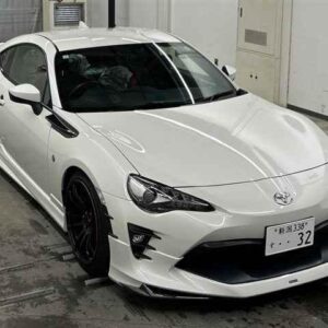 2019 Toyota 86 pearl gasoline used car Japan export