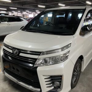 2015 Toyota Voxy pearl gasoline used car Japan export