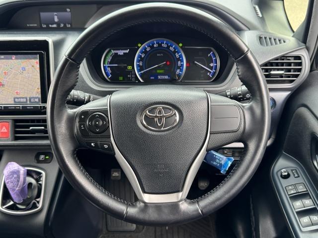Ref:AUX-24947526 TOYOTA VOXY 2015 12 Ref:AUX-24947526 TOYOTA VOXY 2015 - Image 12