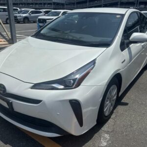 2019 Toyota Prius pearl gasoline used car Japan export