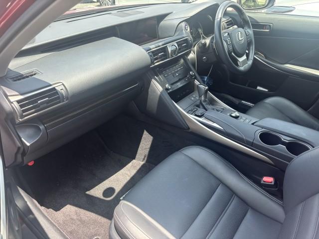 Ref:AUX-24952537 LEXUS IS 2017 3 Ref:AUX-24952537 LEXUS IS 2017 - Image 3
