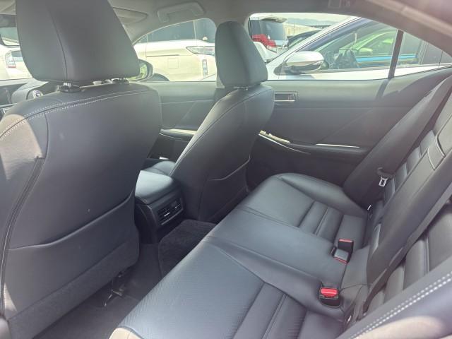 Ref:AUX-24952537 LEXUS IS 2017 4 Ref:AUX-24952537 LEXUS IS 2017 - Image 4