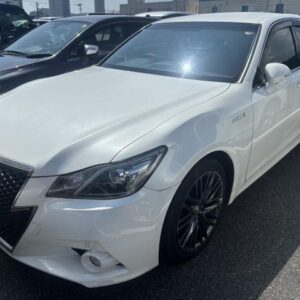 2015 Toyota Crown Hybrid pearl gasoline used car Japan export