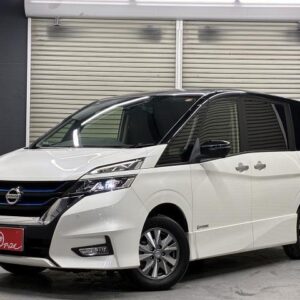 2018 Nissan Serena pearl gasoline used car Japan export