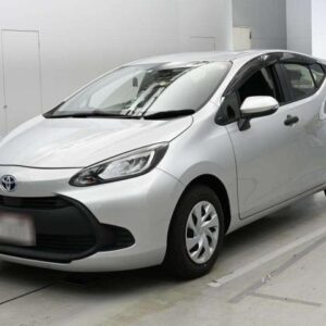 2023 Toyota Aqua silver gasoline used car Japan export