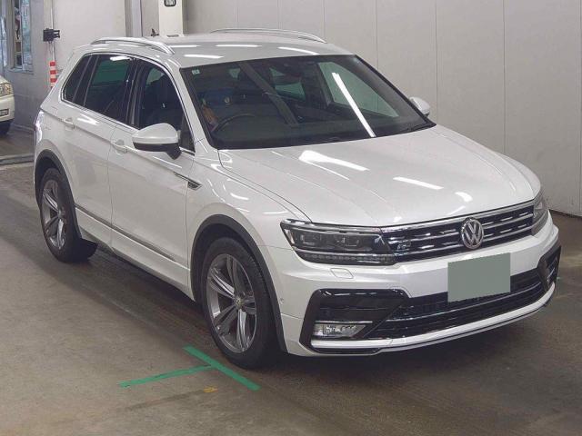 Ref:AUX-24958686 VOLKSWAGEN TIGUAN 2017 1 2017 Volkswagen Tiguan white gasoline used car Japan export