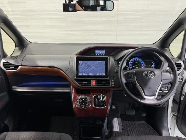 Ref:AUX-24968563 TOYOTA VOXY 2014 2 Ref:AUX-24968563 TOYOTA VOXY 2014 - Image 2
