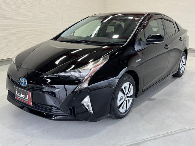 Ref:AUX-24968564 TOYOTA PRIUS 2016 1 2016 Toyota Prius black hybrid used car Japan export