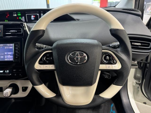 Ref:AUX-24968568 TOYOTA PRIUS 2017 12 Ref:AUX-24968568 TOYOTA PRIUS 2017 - Image 12