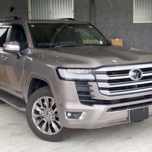 2025 Toyota Land Cruiser tea gasoline used car Japan export