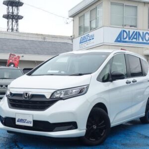 2023 Honda Freed Hybrid white hybrid used car Japan export