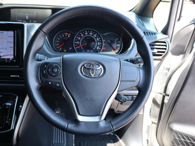 Ref:AUX-24974694 TOYOTA VOXY 2018 17 Ref:AUX-24974694 TOYOTA VOXY 2018 - Image 17